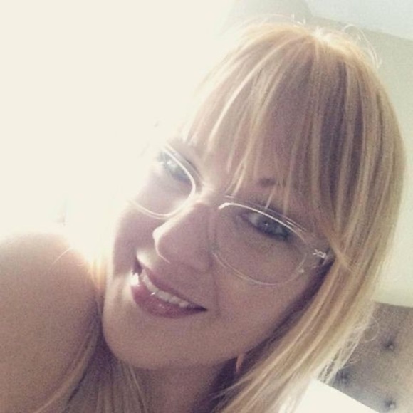 Meet your Posher, Stephanie - Picture 1 of 1